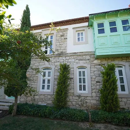 Cesme Havuzlu Muestakil Vilă *