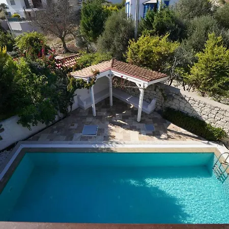 Vilă Cesme Havuzlu Muestakil Tursite
