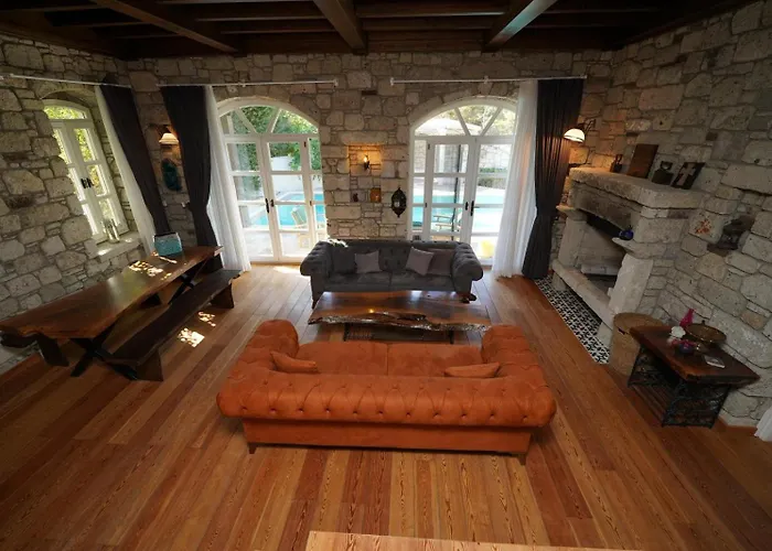 别墅 Cesme Havuzlu Muestakil Tursite